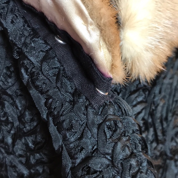 Vintage 1940s Black Dress Coat with Mink Collar - Picture 4 of 7